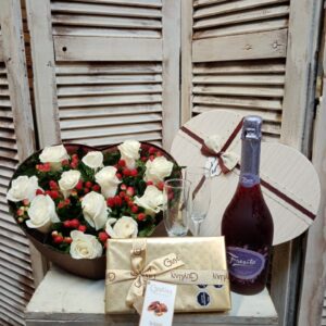 Corazon de Rosas blancas y mas